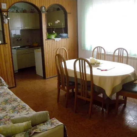 Appartement 5 *