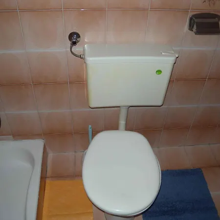 Appartement 5 *