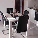 Appartement 5 *